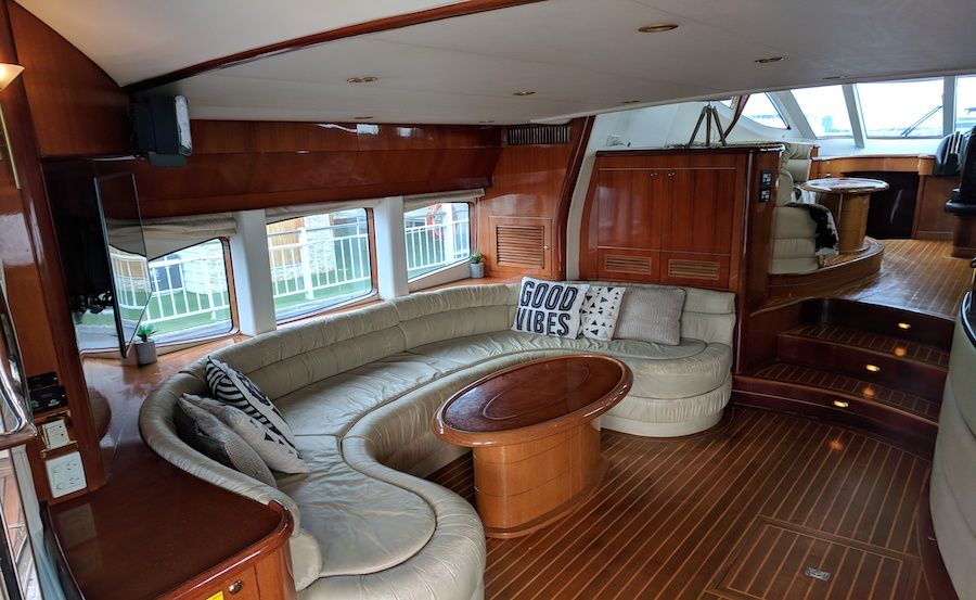 Gold Coast Boat Hire on Aki Gold Coast Boat Hire on Aki
