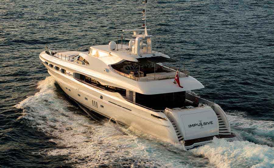Brisbane Superyacht hire on Impulsive I Stern view