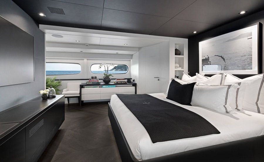 Whitsundays Superyacht hire on Impulsive I Master's bedroom Whitsundays Superyacht hire on Impulsive I Master's bedroom