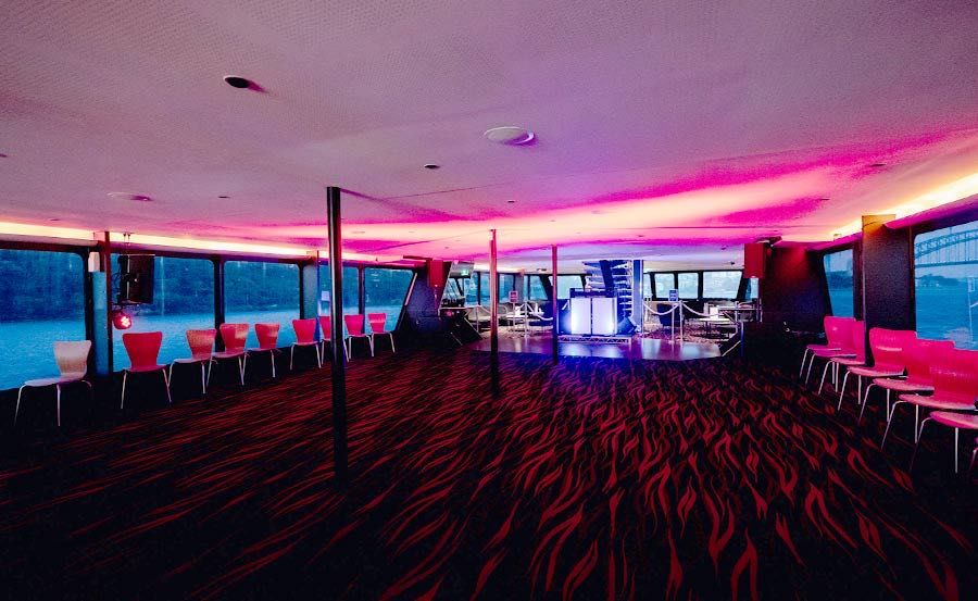 University Cruises On Inception Cruises Main room University Cruises On Inception Cruises Main room