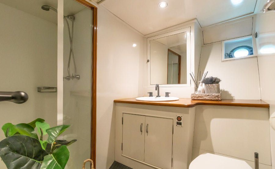 Harbour Cruises on John Oxley Bathroom Harbour Cruises on John Oxley Bathroom