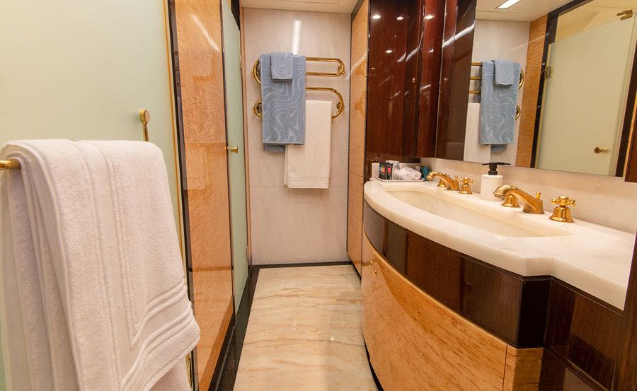 Super Yacht Charters on Intrigue Master Ensuite Super Yacht Charters on Intrigue Master Ensuite