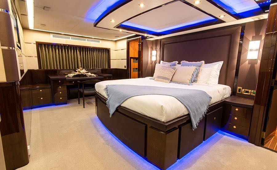 Super Yacht Charters on Intrigue Master Cabin Super Yacht Charters on Intrigue Master Cabin