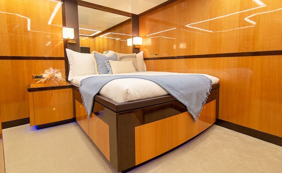Super Yacht Charters on Intrigue Double Cabin Super Yacht Charters on Intrigue Double Cabin
