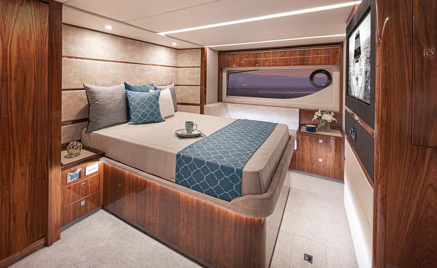 Boat Hire on Isola other Stateroom