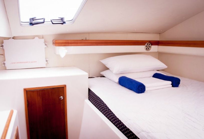 https://www.anyboat.com.au/media/catalog/product/cache/3d98a21d93a47449f8fd839055ce5f12/l/a/large-cabin-on-whitsundays-sailing-on-divocean.jpg