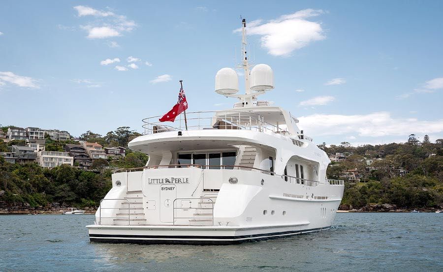 Whitsundays Super Yacht Charters on Little Perle Stern 