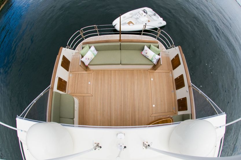Luxury boat hire on Dreamtime expansive rear deck Luxury boat hire on Dreamtime expansive rear deck