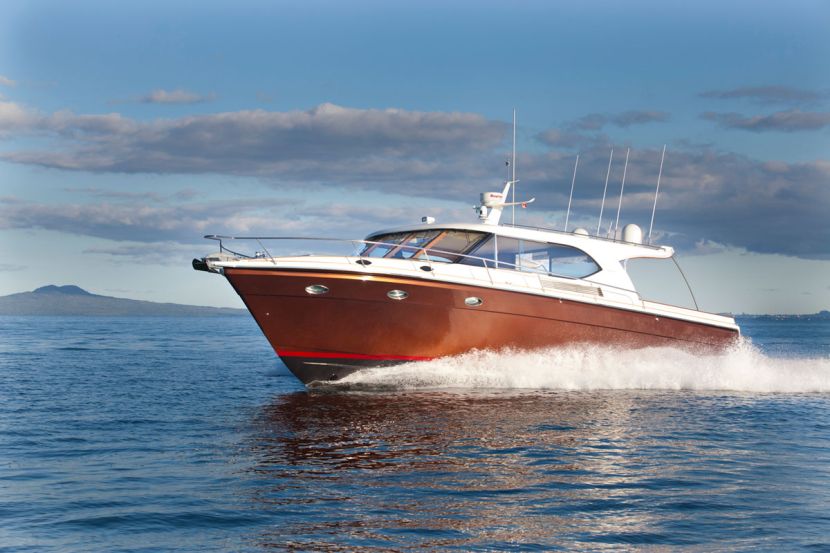 Luxury boat hire on Dreamtime ocean cruising Luxury boat hire on Dreamtime ocean cruising