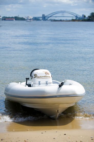 Luxury boat hire on Dreamtime tender Luxury boat hire on Dreamtime tender