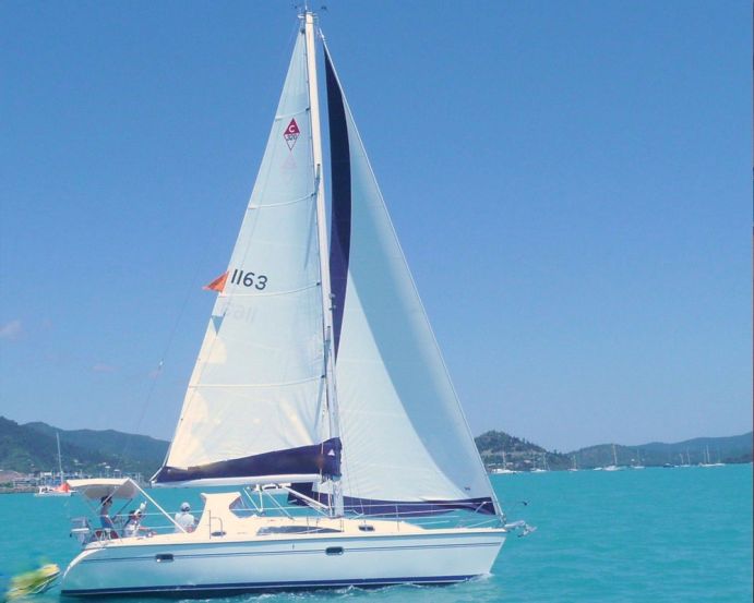 https://www.anyboat.com.au/media/catalog/product/cache/3d98a21d93a47449f8fd839055ce5f12/m/a/main-profile-image-of-whitsundays-sailing-on-rock-star.jpg