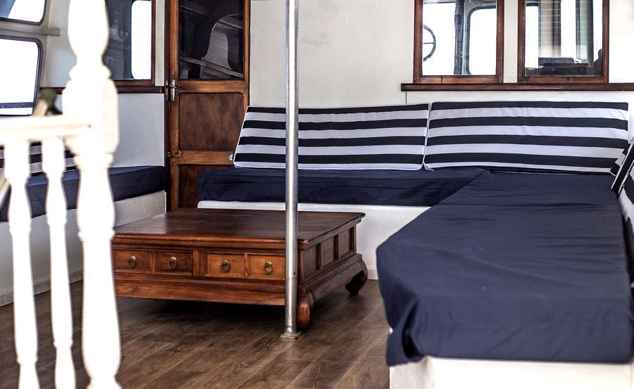 Boat Hire on Mandalay Upper Saloon