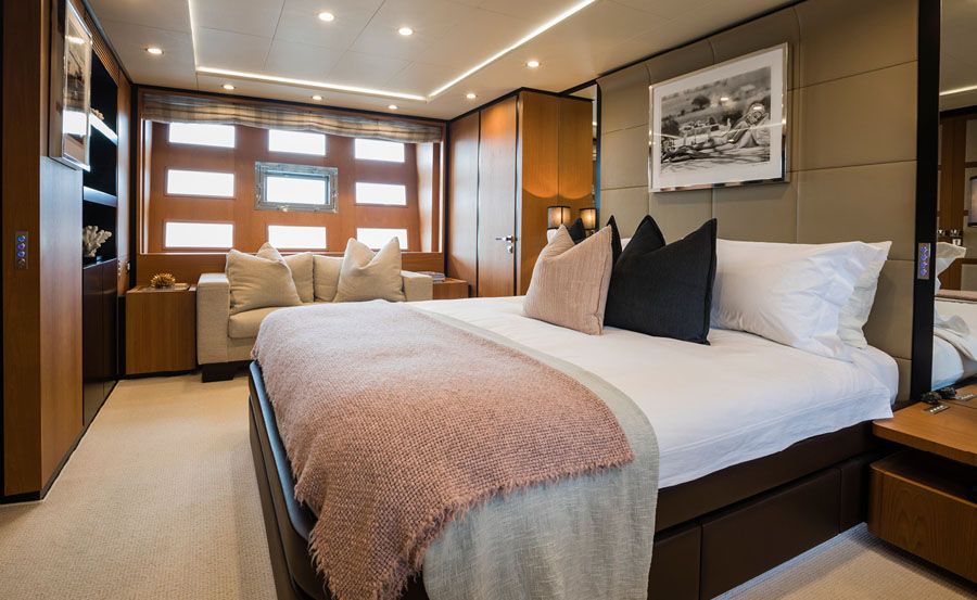 Boat Hire on Mohasuwei main cabin Boat Hire on Mohasuwei main cabin