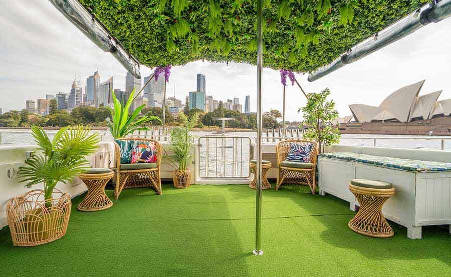 Boat Hire on Monkey Business Boat Hire on Monkey Business