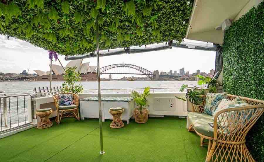 Boat Hire on Monkey Business Boat Hire on Monkey Business