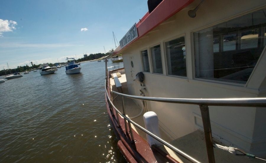 New Years Eve cruise on Putney Star side profile New Years Eve cruise on Putney Star side profile