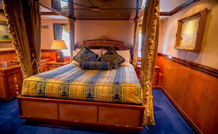 New years eve cruise on Patriot 1 VIP Cabin New years eve cruise on Patriot 1 VIP Cabin