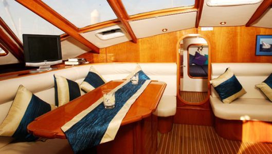 Obsession boat hire dining Obsession boat hire dining