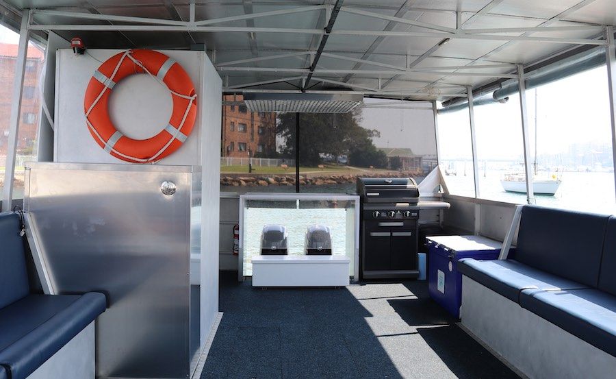 Party boat hire on Luni Party boat hire on Luni