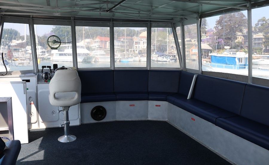 Party boat hire on Luni Party boat hire on Luni