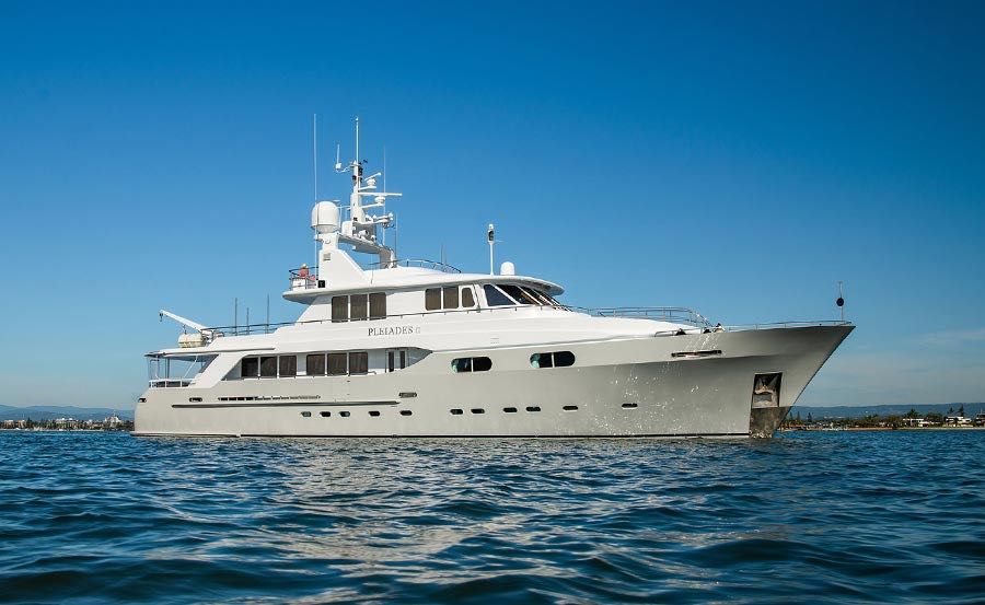 Whitsundays Super Yacht Hire on Pleiades II Starboard Side