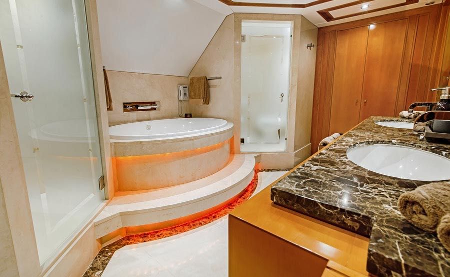 Whitsundays Super Yacht Hire on Pleiades II Bathroom
