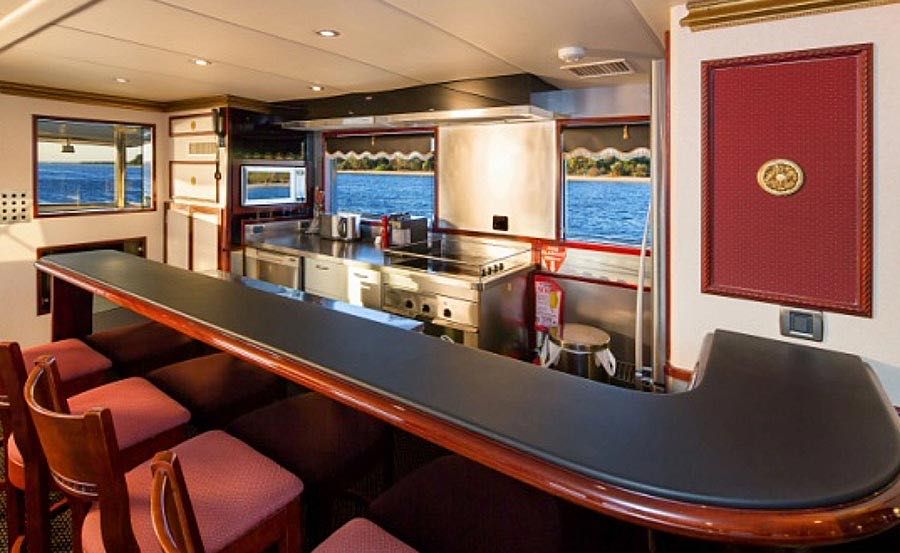 =Boat Hire on Queen Royal =Boat Hire on Queen Royal