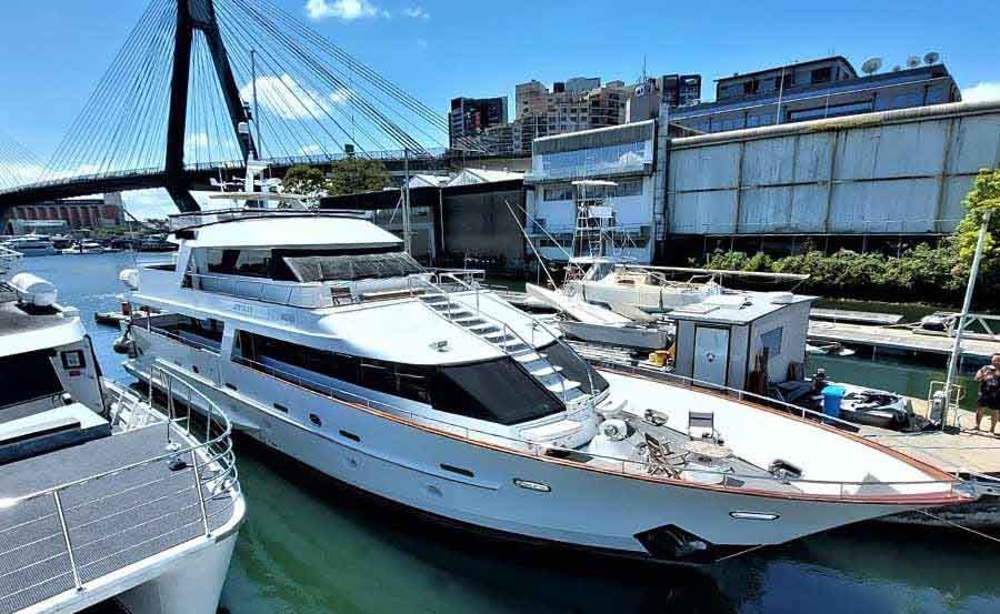 Boat Hire on Queen Royal port side bow Boat Hire on Queen Royal port side bow