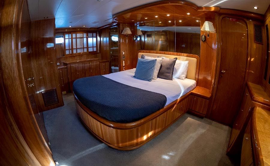 Harbour Cruises on Salt Master Bedroom