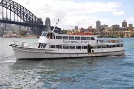 https://www.anyboat.com.au/media/catalog/product/cache/3d98a21d93a47449f8fd839055ce5f12/s/c/school-formals-on-v-star-on-sydney-harbour_1.jpeg