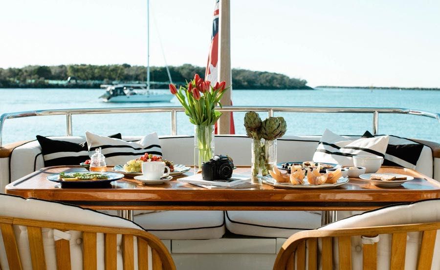Boat Hire on Sea Raes outdoor dining Boat Hire on Sea Raes outdoor dining