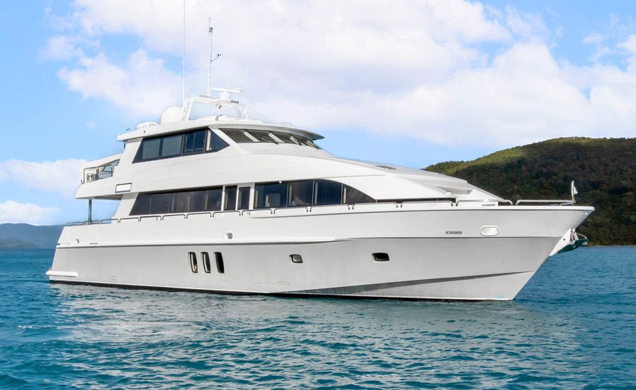 Whitsundays Super Yacht Hire on Segara starboard side Whitsundays Super Yacht Hire on Segara starboard side