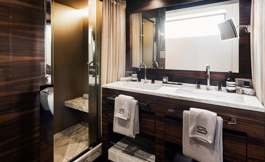 Luxury Boat Hire On Shadow Bathroom Luxury Boat Hire On Shadow Bathroom