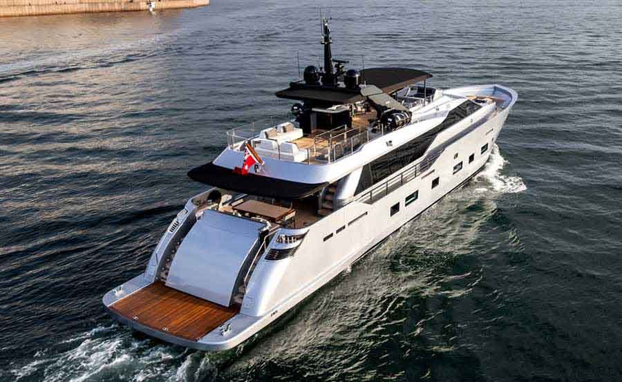Luxury Boat Hire On Shadow drone shot from stern Luxury Boat Hire On Shadow drone shot from stern