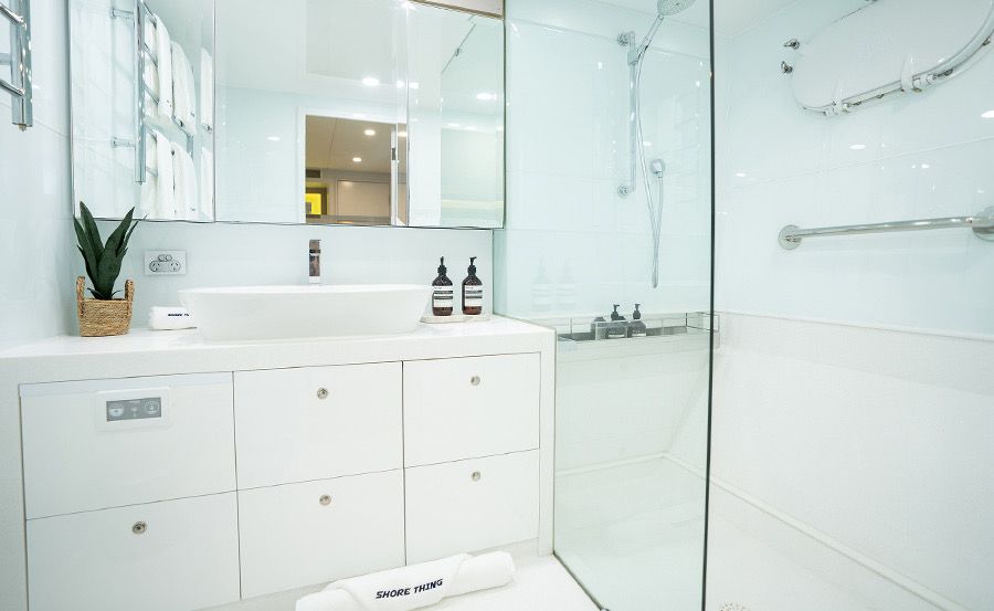 Super Yacht Charter on Shore Thing main bathroom Super Yacht Charter on Shore Thing main bathroom