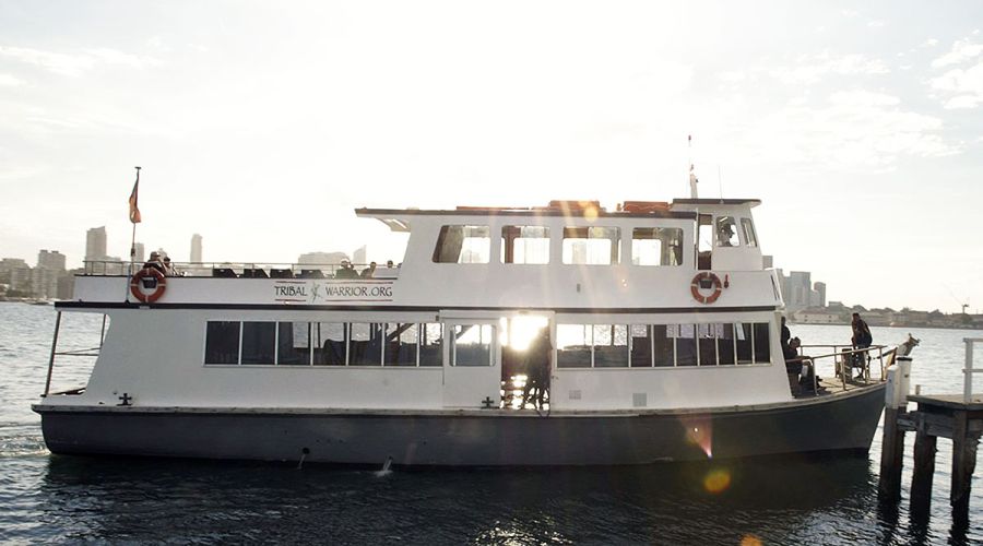 Side view of Harbour cruise on Mari Nawi Side view of Harbour cruise on Mari Nawi
