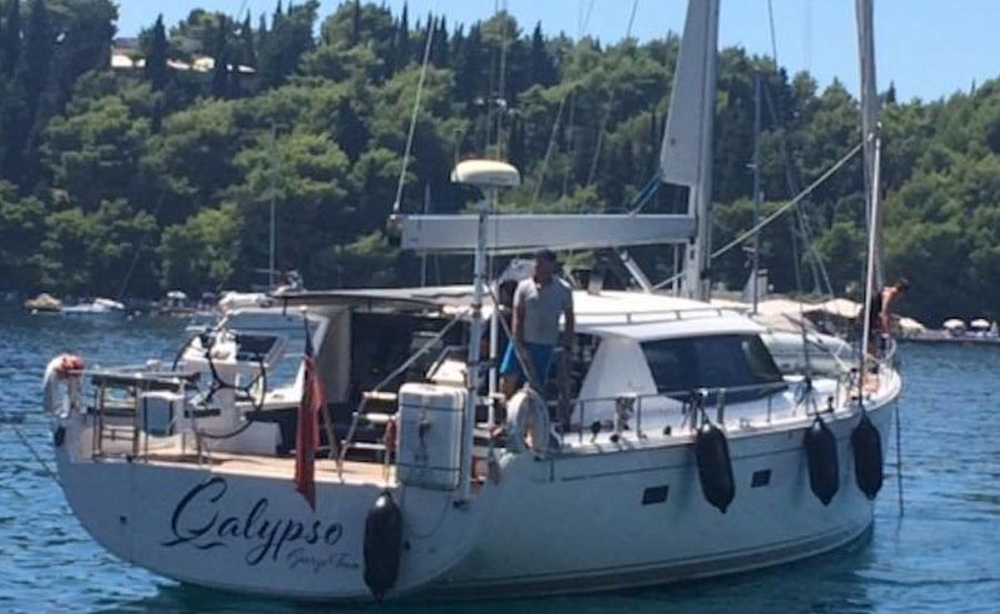 Stern view of Boat hire on Calypso Stern view of Boat hire on Calypso