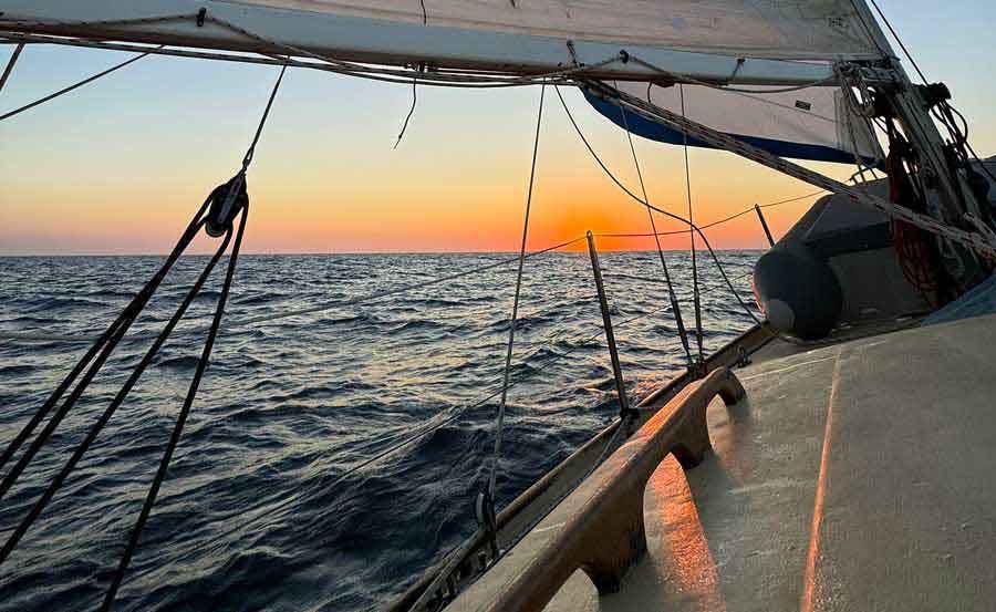 Boat Hire on Adina Boat Hire on Adina
