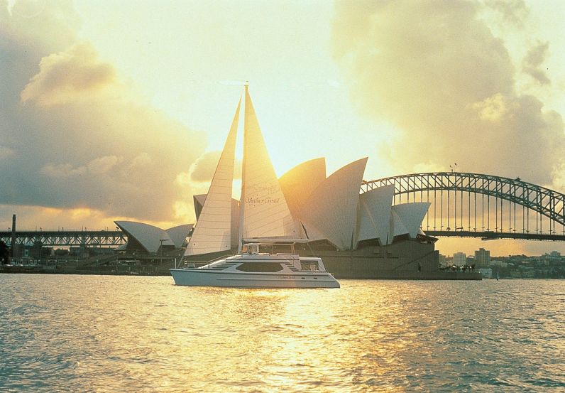 https://www.anyboat.com.au/media/catalog/product/cache/3d98a21d93a47449f8fd839055ce5f12/s/y/sydney-crystal-harbour-cruises-14_1.jpg