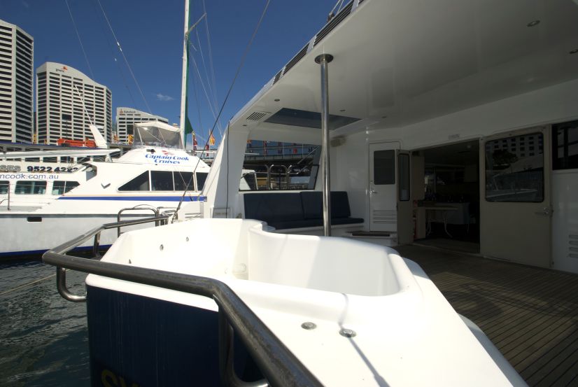 Sydney Crystal Harbour Cruises spa Sydney Crystal Harbour Cruises spa