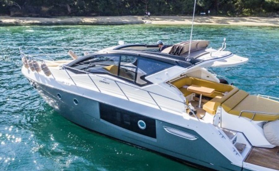 Vivid cruises on Aqualuxe stern view