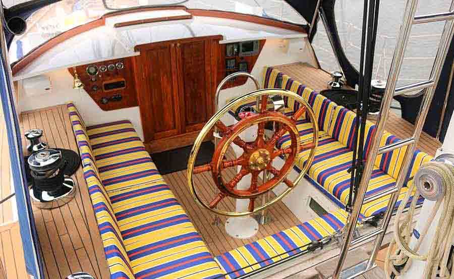 Christmas Day Cruises on Weathersfield Christmas Day Cruises on Weathersfield