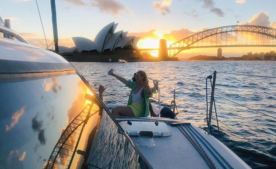 What's Kraken Boat Hire starboard bow 