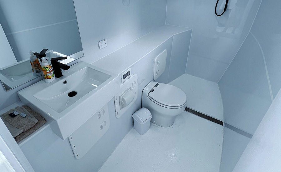Yolo Boat Hire Bathrooms