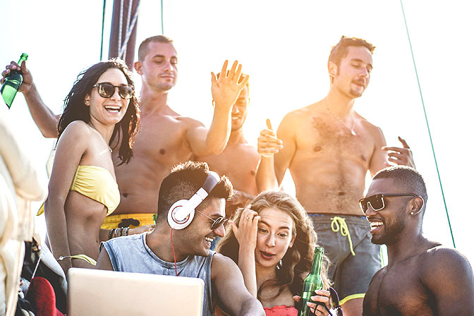 3 Awesome Things To Do On Your Sydney Mardi Gras Boat Party